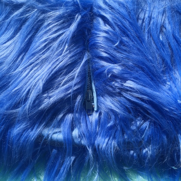 🥂Tʜᴇ Fᴜʀʀʏ Tᴜʙe Top - Picture 5 of 5